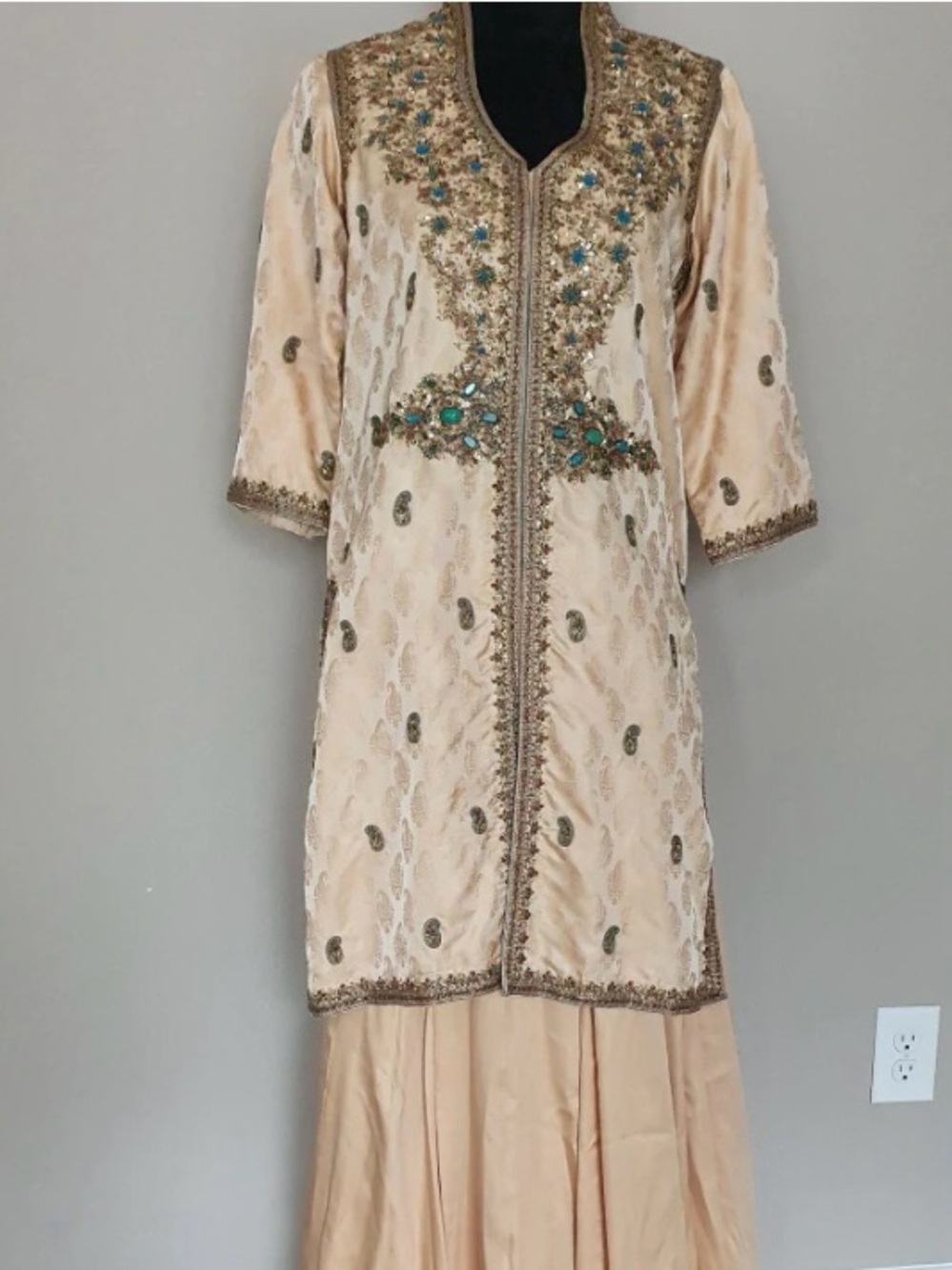 Klimt By Feroz Gandhi Women's Ivory Traditional Kurta and Lehenga Skirt, NWOT